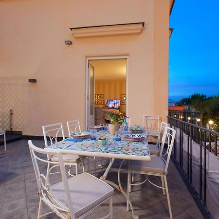Amore Rentals - Appartamento Terrazza Tasso Sorrento Exterior photo