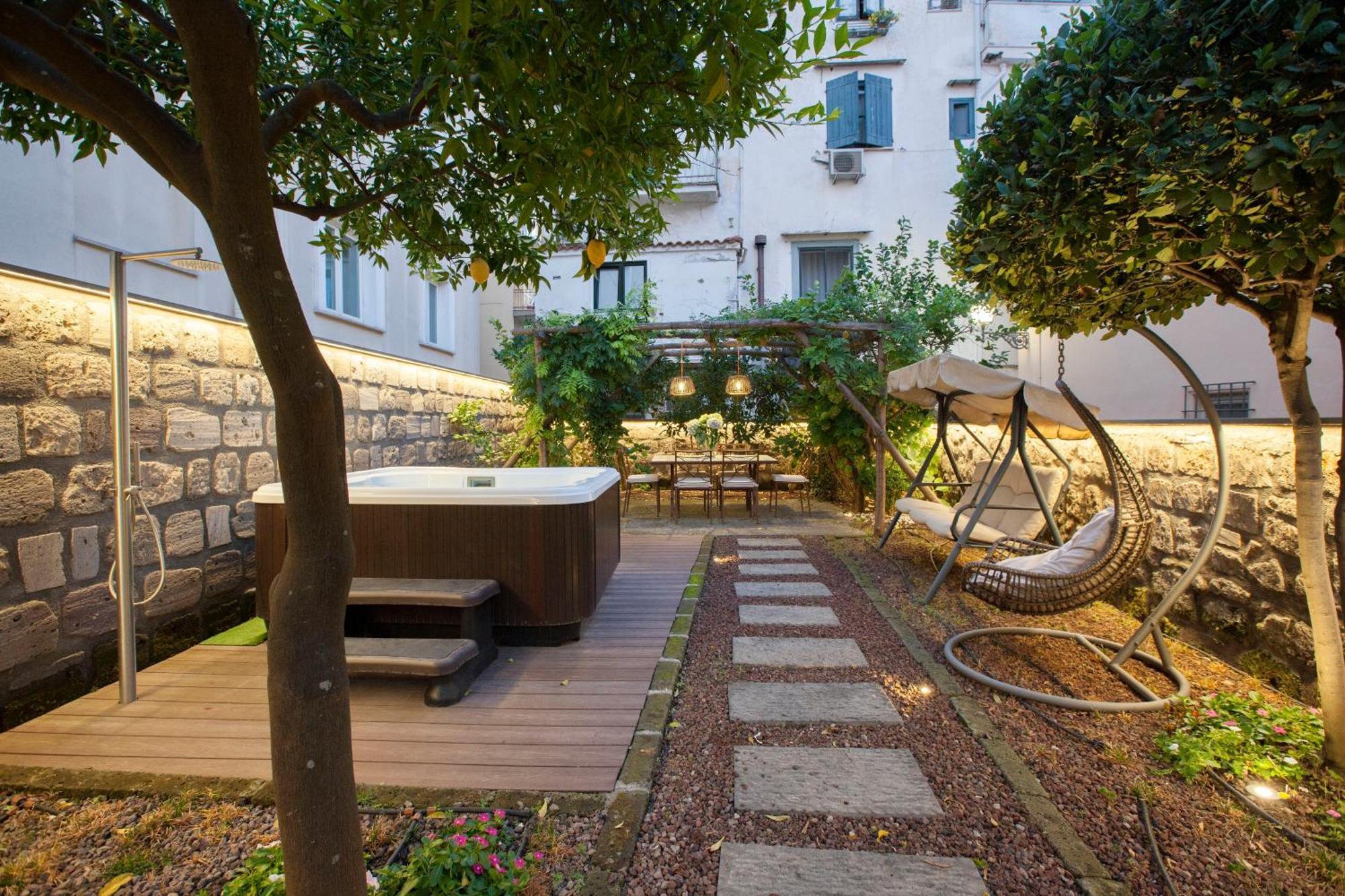Amore Rentals - Appartamento Terrazza Tasso Sorrento Exterior photo