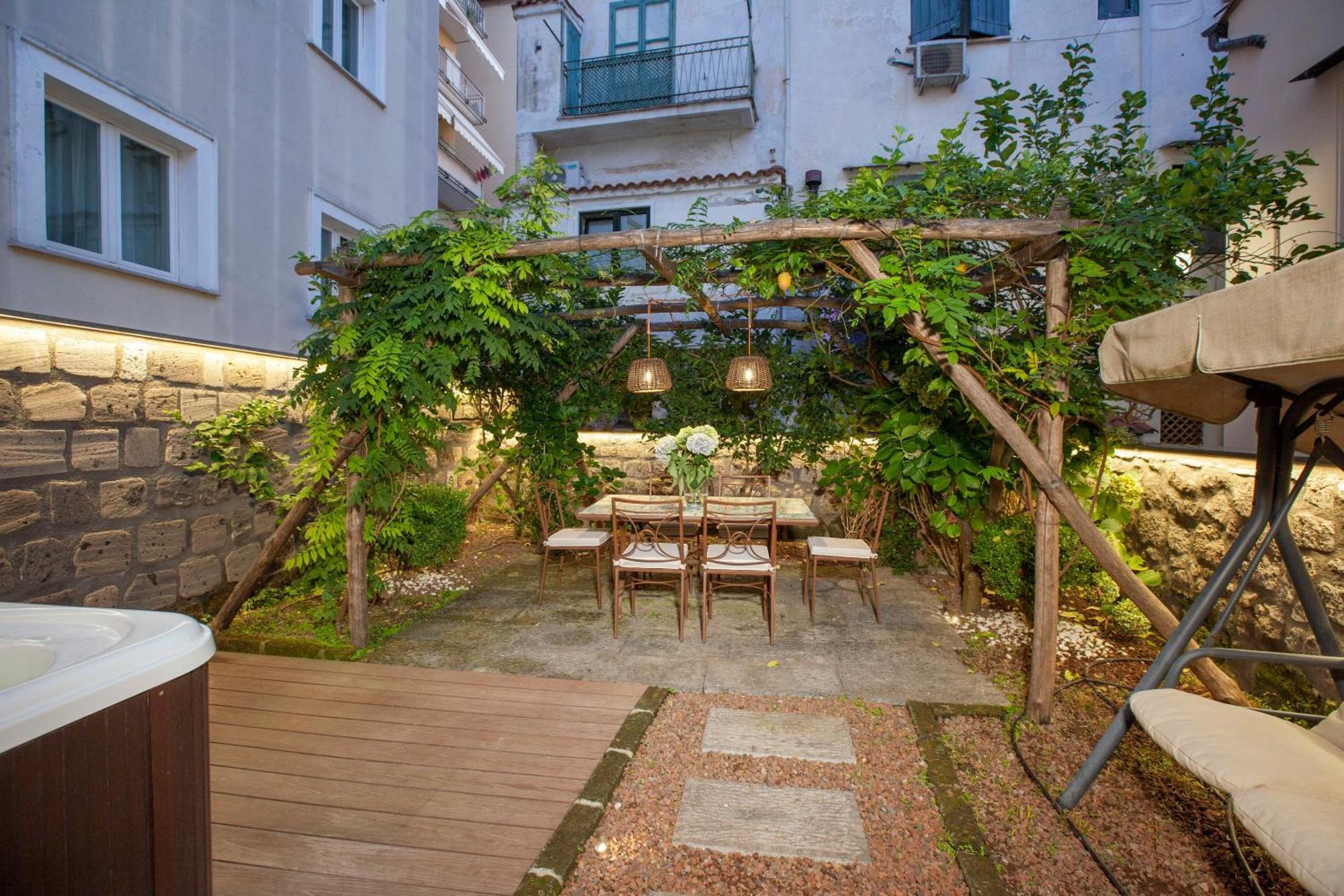 Amore Rentals - Appartamento Terrazza Tasso Sorrento Exterior photo