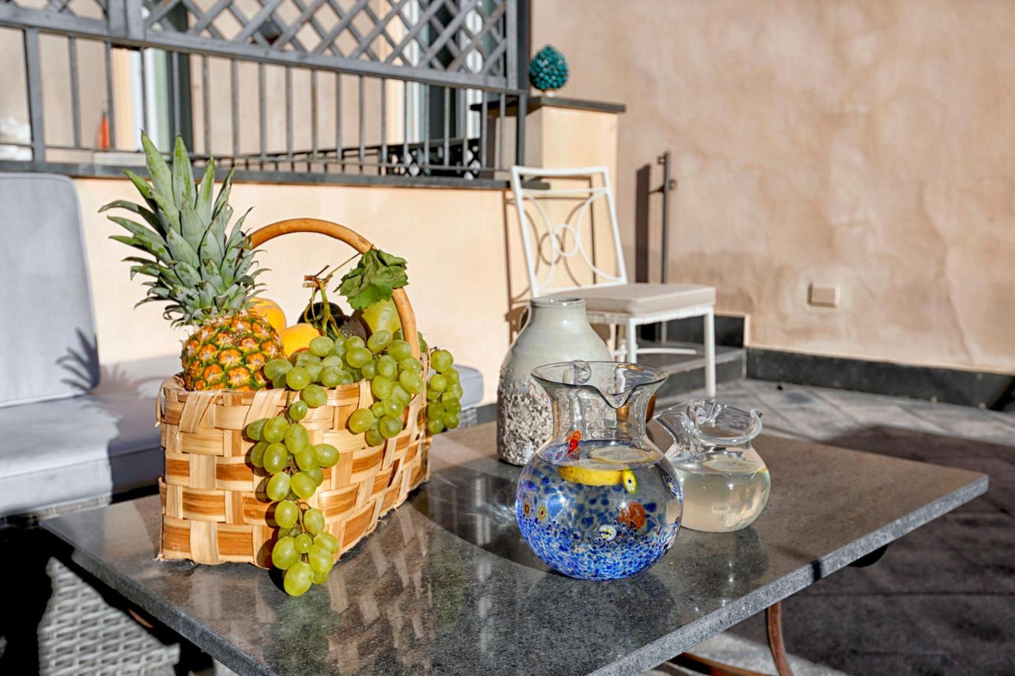 Amore Rentals - Appartamento Terrazza Tasso Sorrento Exterior photo
